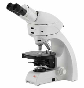 Leica DM750 P Microscope