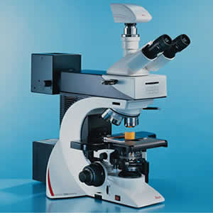Leica DM2500 M Microscope