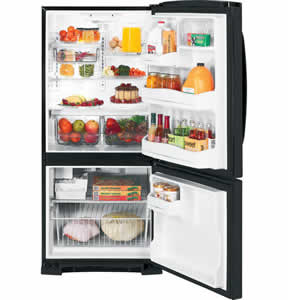 GE GBSC0HCXBB Bottom-Freezer Refrigerator