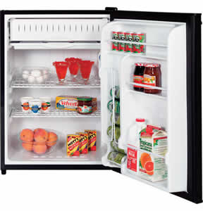 GE GMR06AAPBB Spacemaker Compact Refrigerator